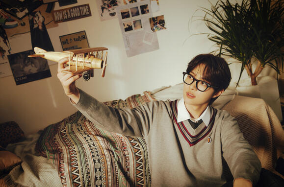 First Howling : WE (Bloom) (2023)