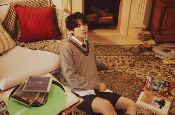 First Howling : WE (Bloom) (2023)